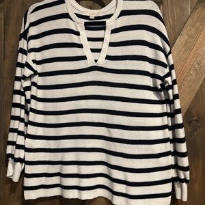 LOFT Black and White Knit Top
